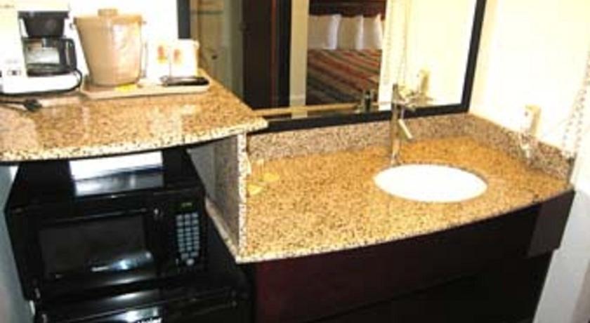 Super 8 By Wyndham Milwaukee Airport Hotell Rum bild